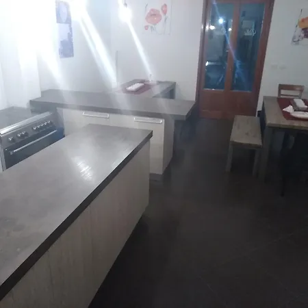 Rosa Nyaraló Modica