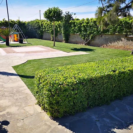 Rosa Nyaraló Modica