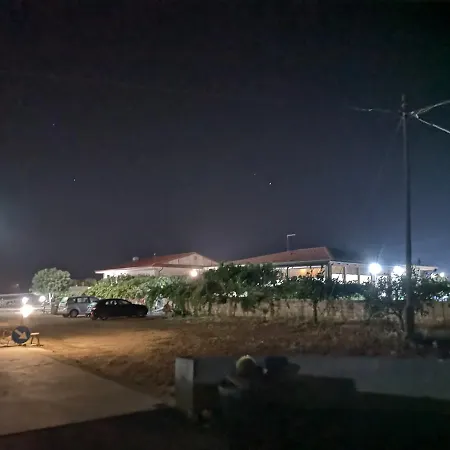 Rosa Nyaraló Modica